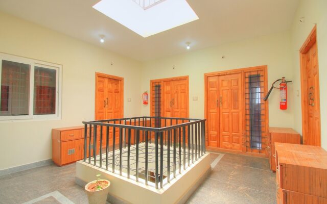 OYO 15856 Home 2BHK Near Rock Beach