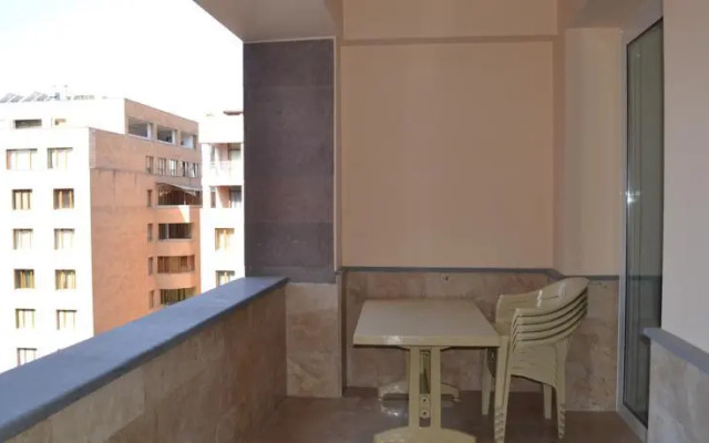 North ave.- La Piazza