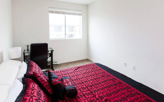 Heaven on Hollywood Furnished Apts - Vine