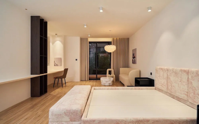 Villa Mystery Riverside 8 Bedrooms