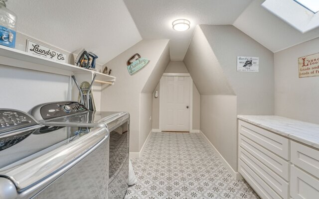 Seguin Riverfront Retreat: Fishing Dock + Kayaks!