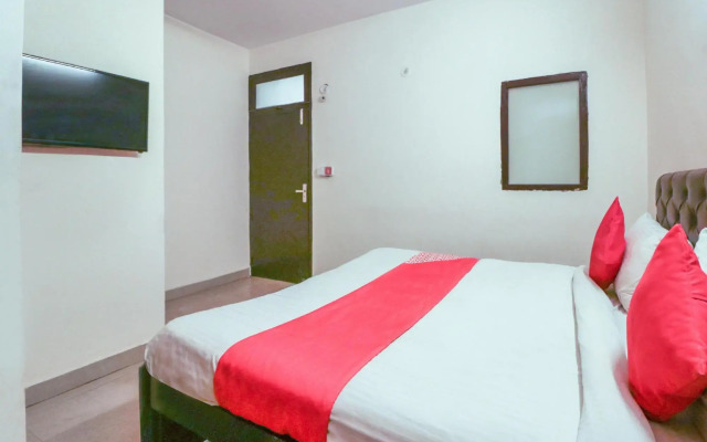 OYO 71197 Five Star residency