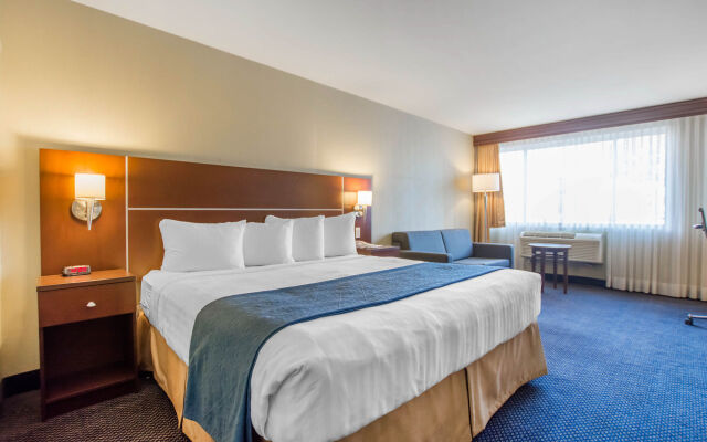 Quality Inn & Suites Brossard