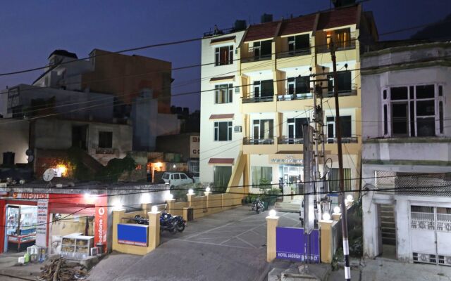 OYO 7358 Hotel Jagdish Residency