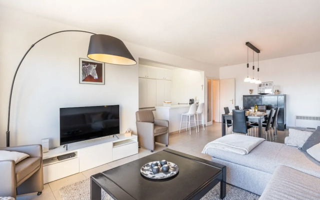 Goudenboom 502 Close to the sea and Center