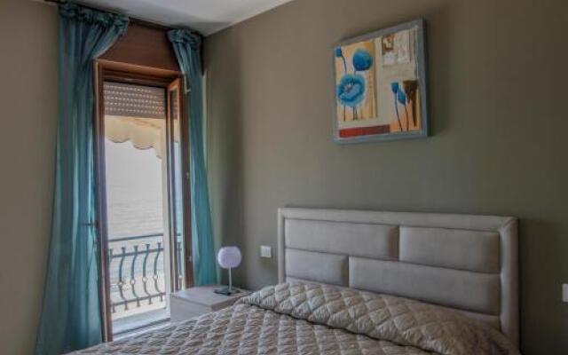 La Vista Postcard Hotel