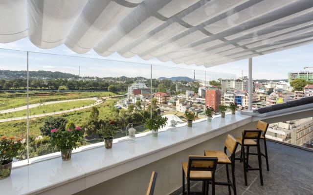 Navy Flowers Hotel