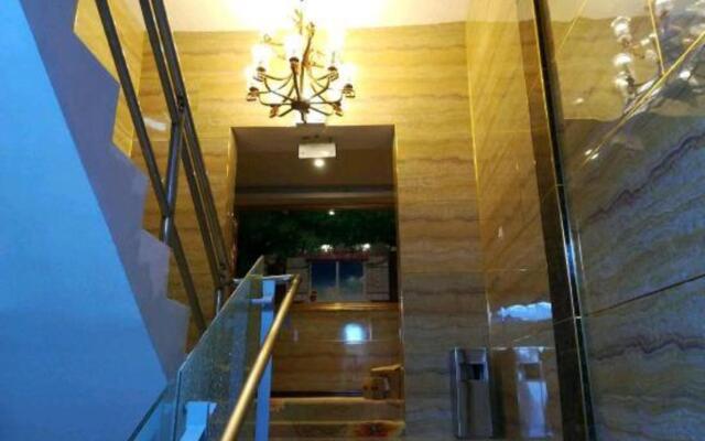 100 Inn Liangpin Hotel (Shanghai Qingpu Industrial Park Daying Town)
