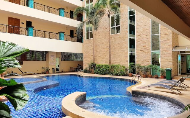 A Large 2 BR-3 Baths 207 Downtown