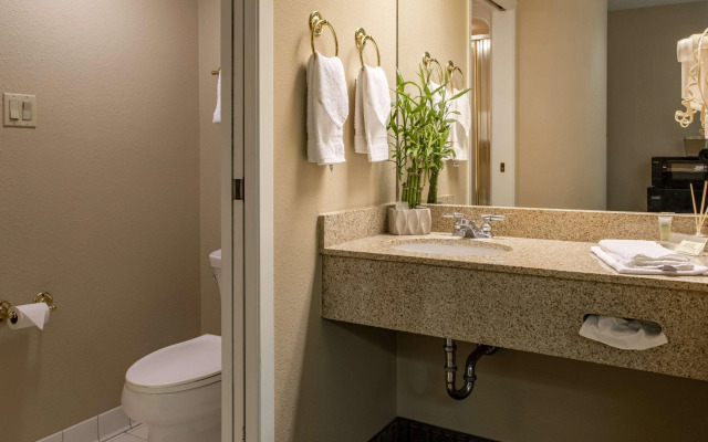Magnuson Hotel Lincoln Airport