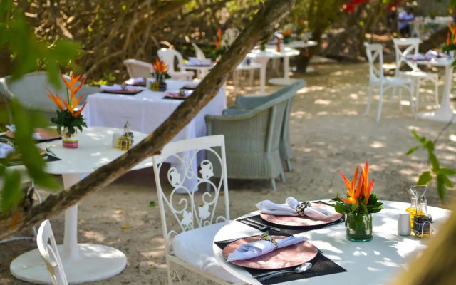 Hotel Coralina Island