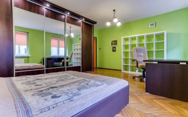 Penguin Apartments City Center