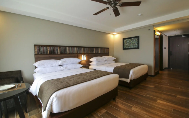 Two Seasons Coron Bayside Hotel