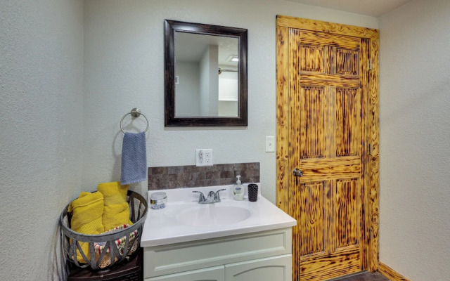 Lead Hideaway w/ Fireplace, Grill & Deck!