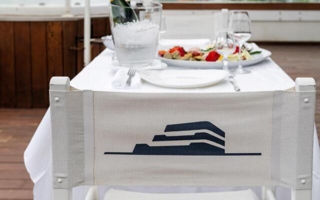 Trampolines Suite Hotel