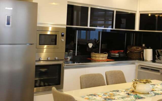 GoldenPark King Suites with Balcony & Sea view