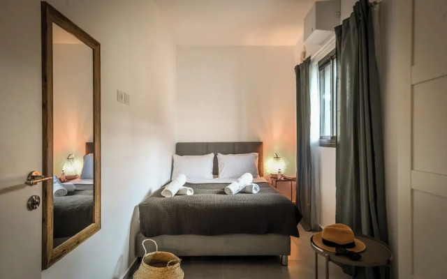 Stylish 2BR Apt with Balcony and View