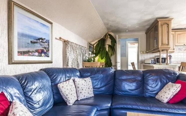 Beautiful apartment with private pool near Tenby