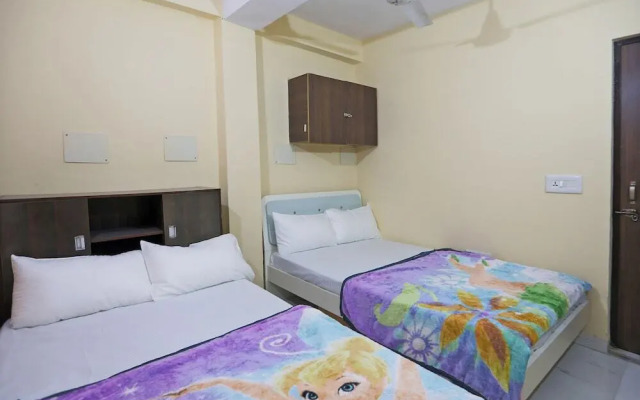 SPOT ON 48329 Dee 9 Residency