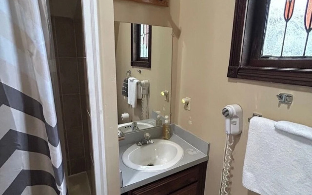 Spacious 3BR Stay Pet Friendly + Wi-fi