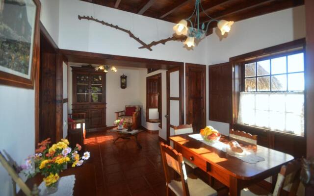 Casa Rural Dos Aguas by Isla Bonita