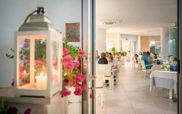 International Beach Hotel