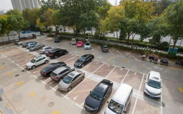 Homeinn Selected Hotel (Weifang Beigong East Street Wanda Plaza)