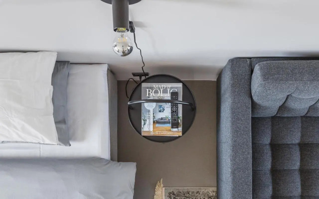 Minimalist. Apartment & Studio