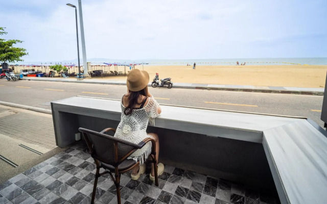 Seaside Jomtien Beach