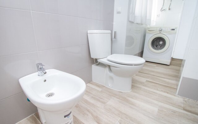 Modish 3 bedroom Apartment in Malaga by La Recepción