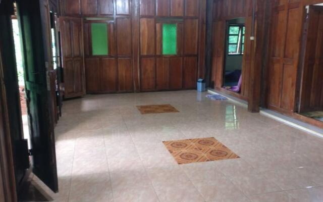 Homestay Mbah Mul by ZUZU