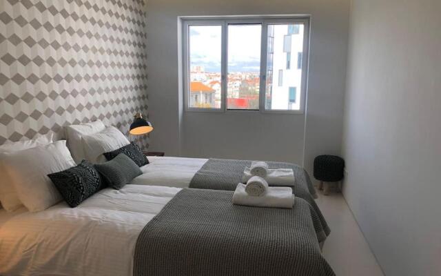 Architectural poetry in an unique 3bdrs view flat