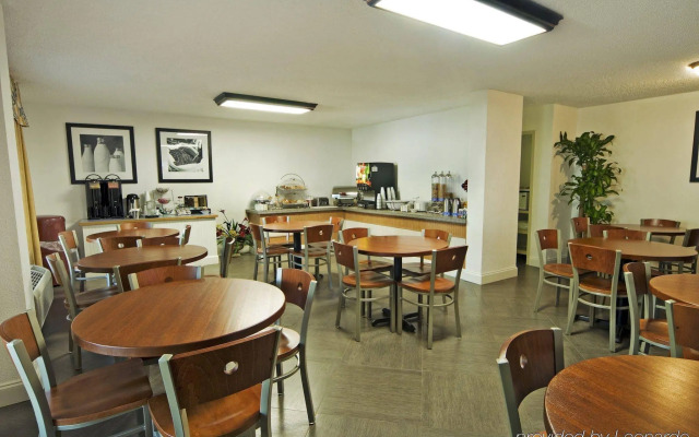SureStay Hotel by Best Western St. Pete Clearwater Airport