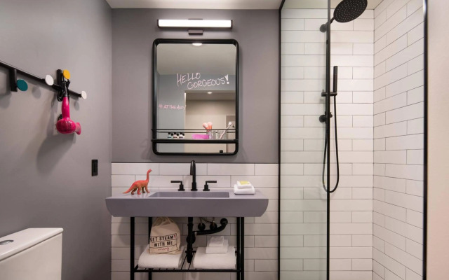 Moxy Portland Downtown