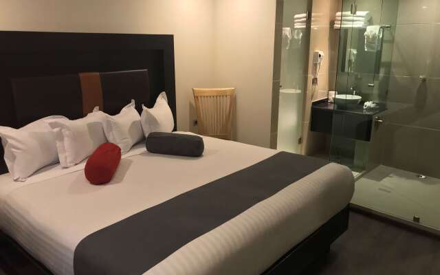 Best Western Plus Metepec & Suites