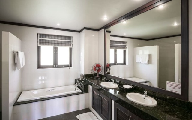 4 Bedroom Villa TG48 on beachfront resort SDV288-By Samui Dream Villas