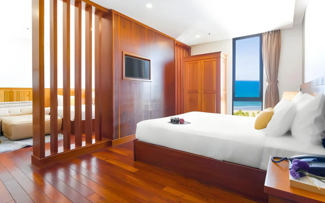 Sunny Ocean Hotel & Spa