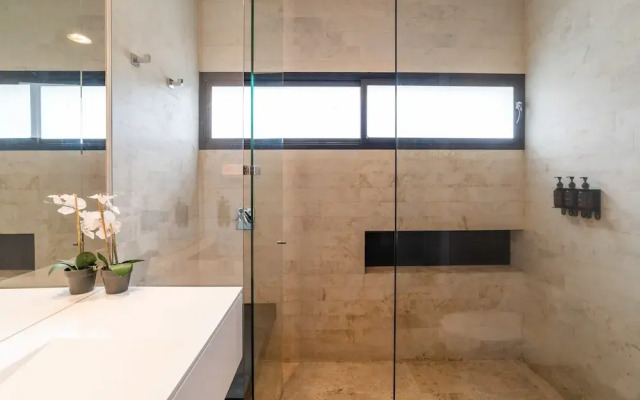 w Captivating 1BR in El Poblado