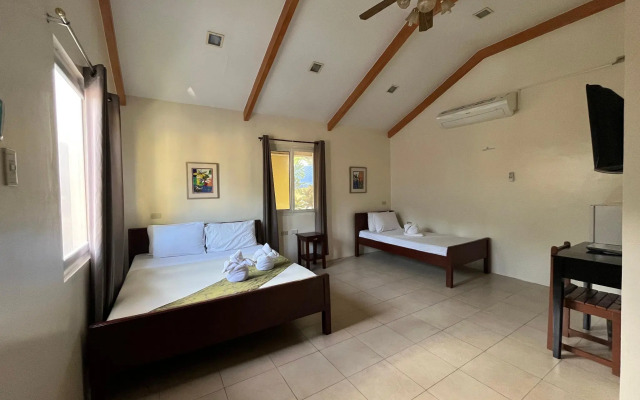 Blue Lagoon Inn & Suites