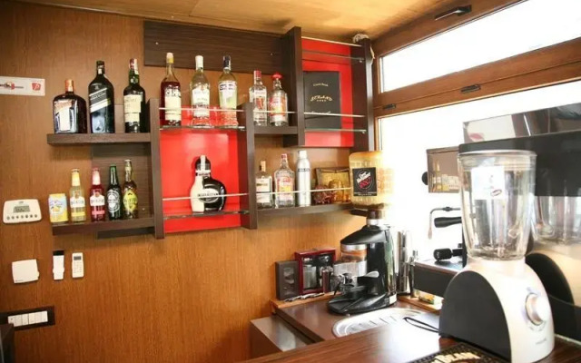 Hotel Plutitor SERANO