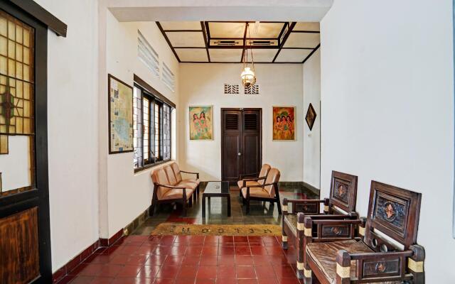 OYO 90676 Oryza Hotel