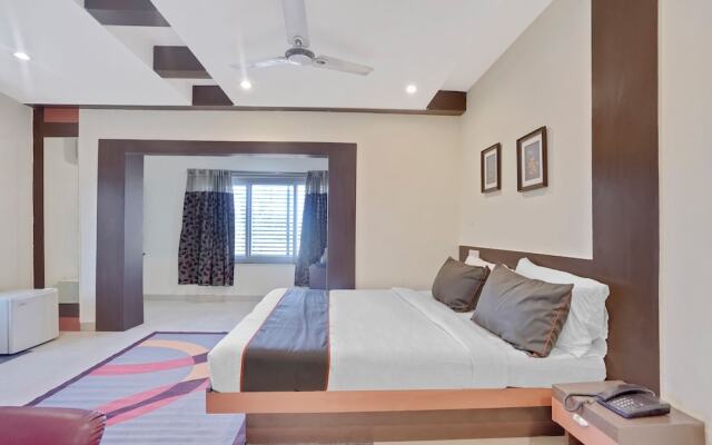 Collection O 30111 Hotel Miland Palace