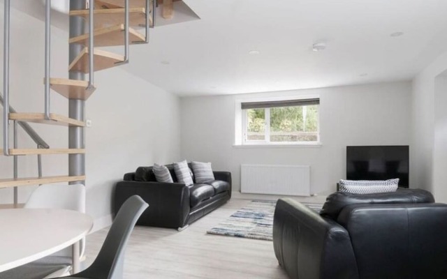 Max & Ben's Apartments
