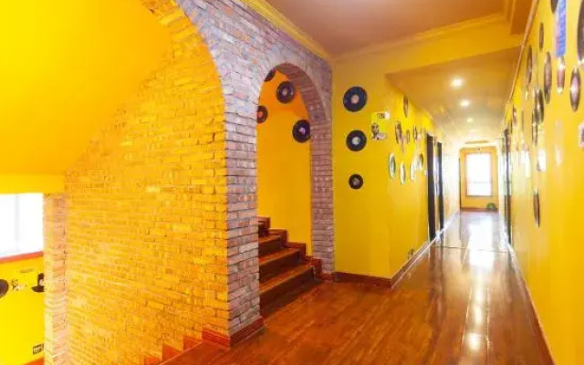 Provence Hostel