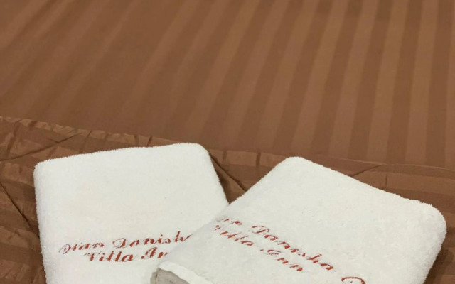 Wan Danisha Villa Inn