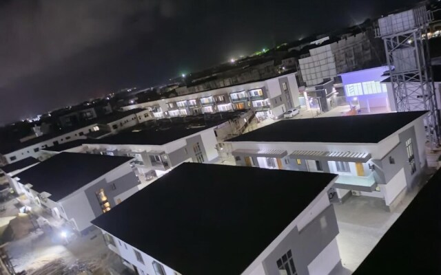 Super Luxurious 1-bed Apartment in Ikate