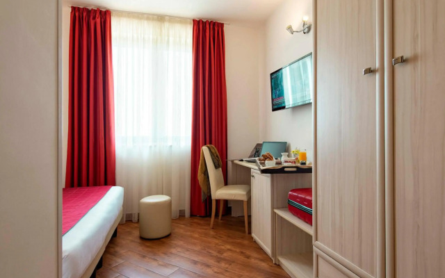 Simon Hotel