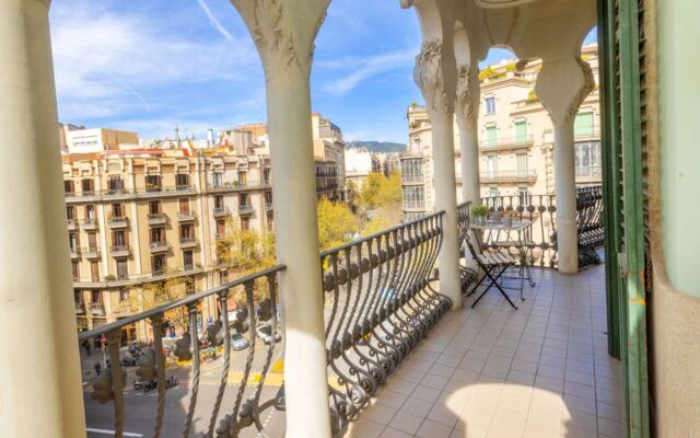 Eix.Dret:Roger de LLuria/Valencia