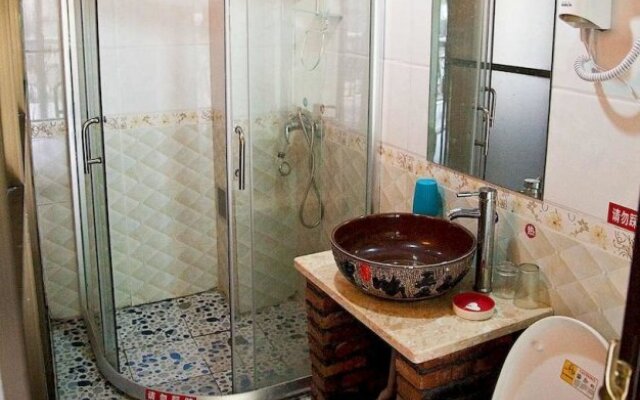 Fenghuang Lifetime True Love Hotel