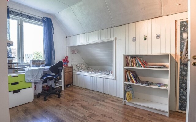 Beautiful Home in Vara With 4 Bedrooms and Wifi